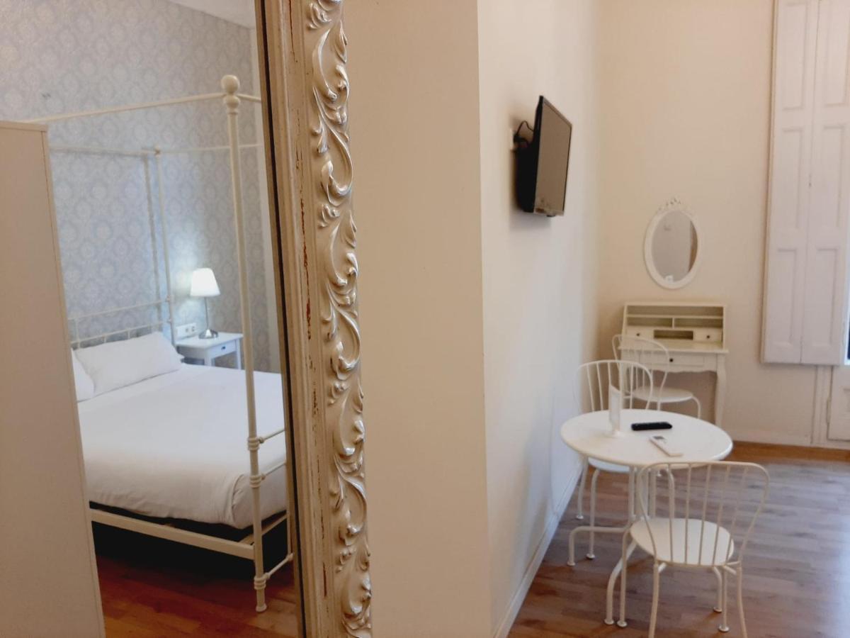 Lumine Luxury Suites By Gaiarooms Barcelona Exteriör bild
