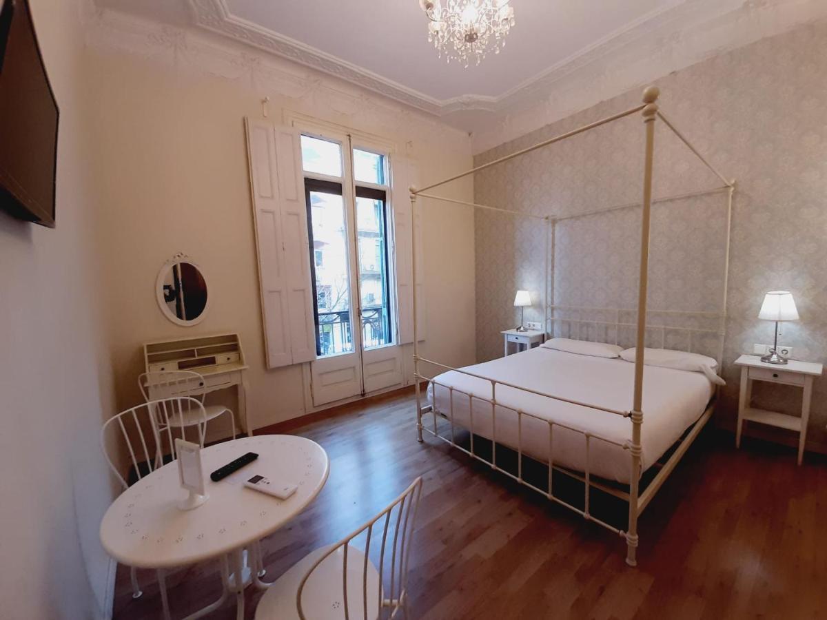 Lumine Luxury Suites By Gaiarooms Barcelona Exteriör bild